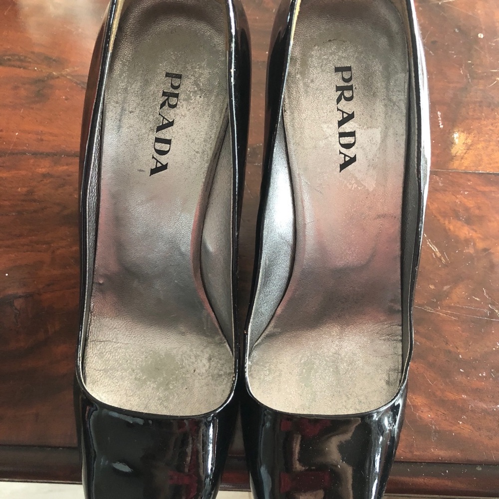Beautiful Prada 38.5 patent leather wedges